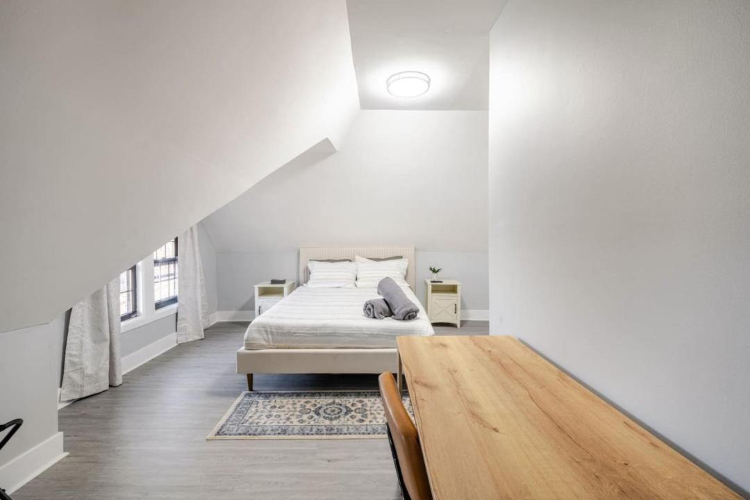 Photo of Bedroom in Black Rock Historic District