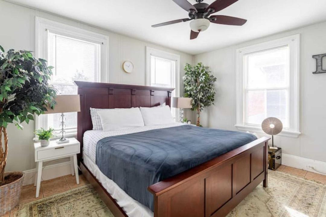 Photo of Bedroom in West End - West Side
