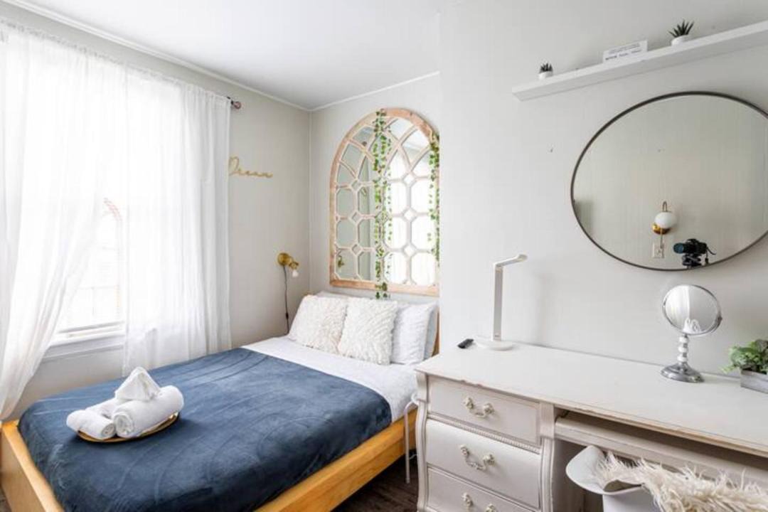 Photo of Bedroom in West End - West Side