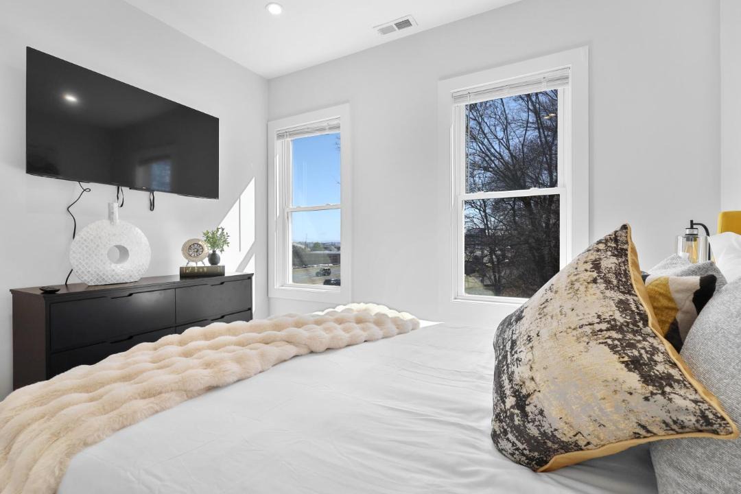 Photo of Bedroom in East Somerville