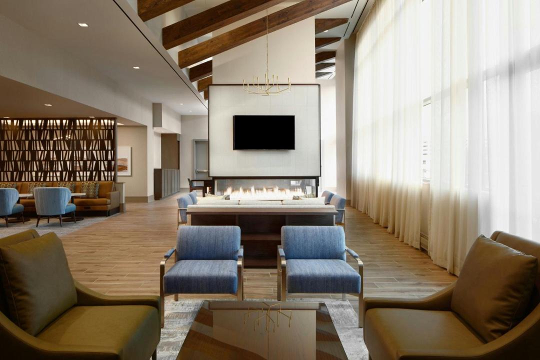 Photo of Livingroom in Reston