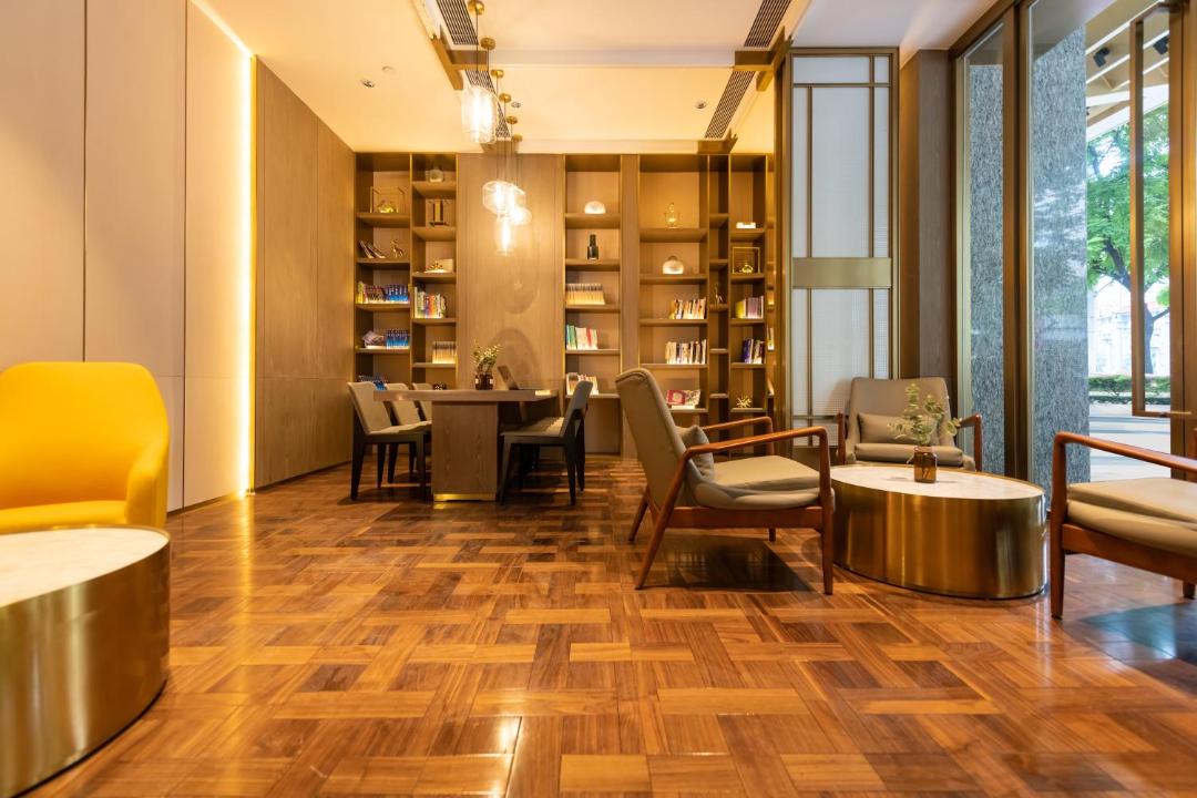 Photo of Livingroom in East Huanshi Road