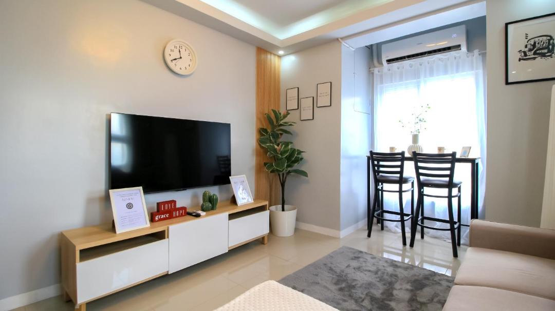 Photo of Livingroom in South Triangle