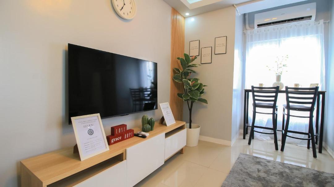 Photo of Livingroom in South Triangle