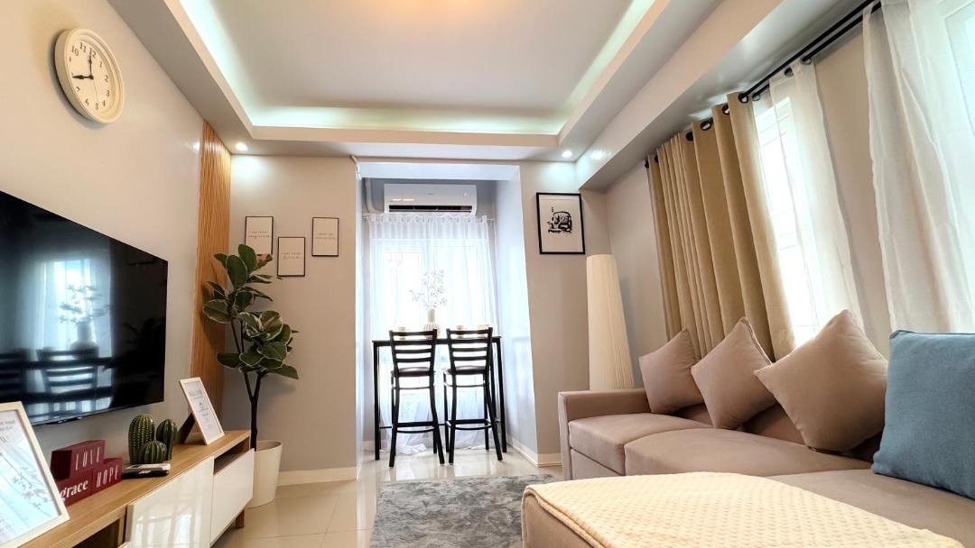 Photo of Livingroom in South Triangle