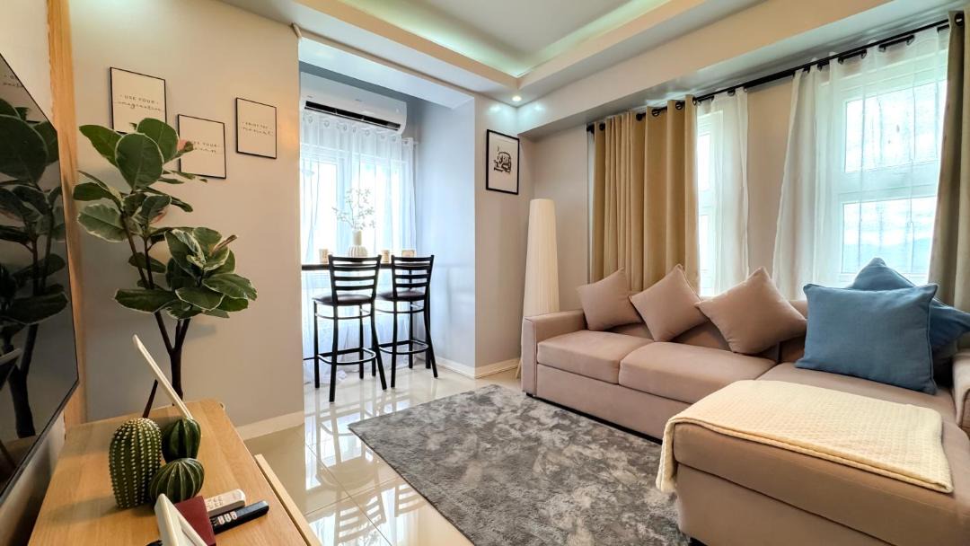 Photo of Livingroom in South Triangle