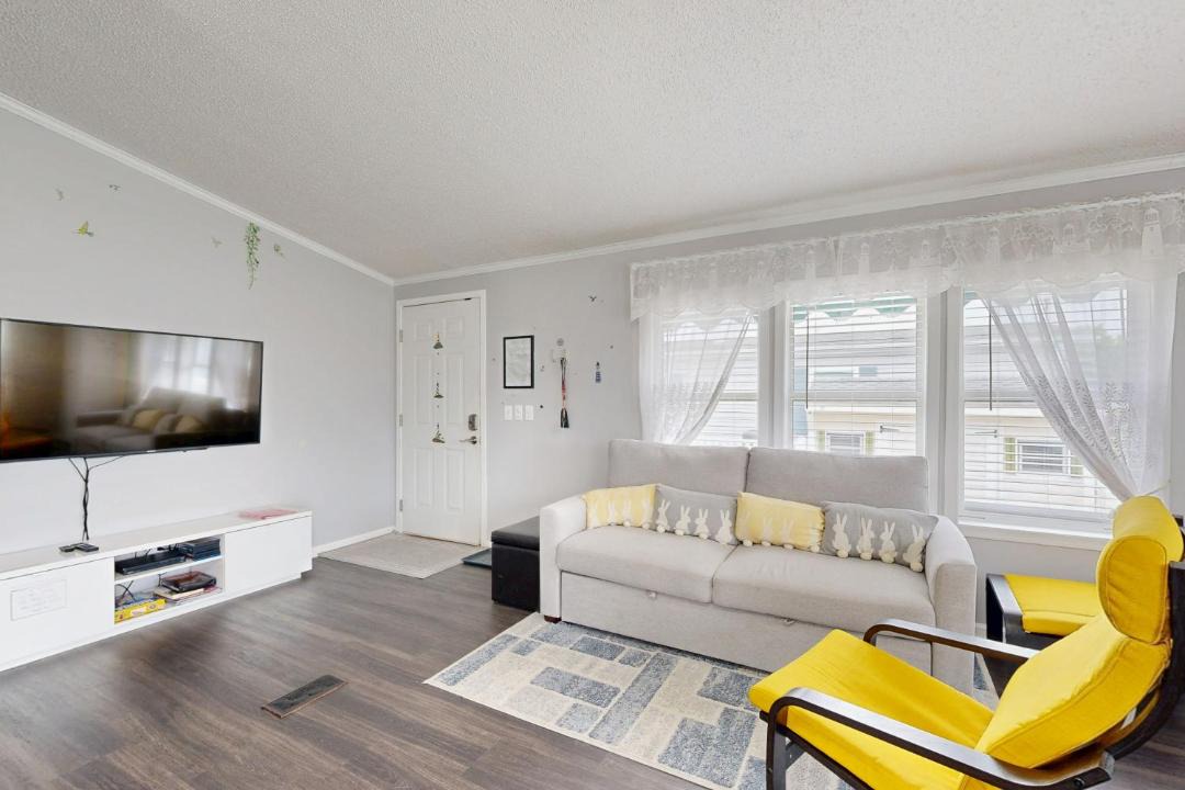 Photo of Livingroom in Assateague Pointe