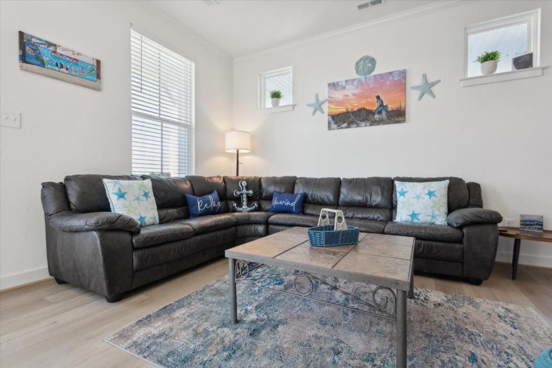 Photo of Livingroom in Tower Hill