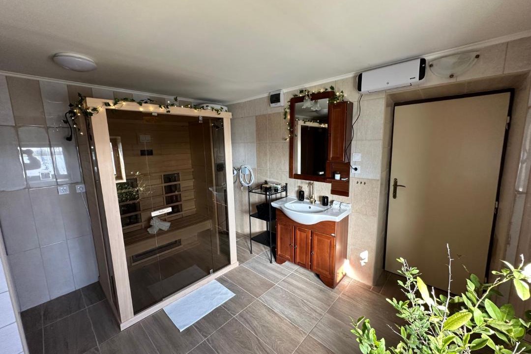 Photo of Bathroom in Solt