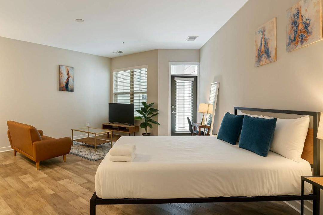 Photo of Bedroom in Mile Square