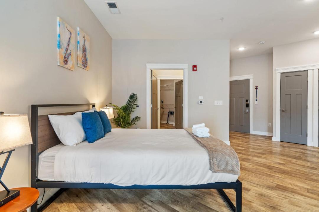 Photo of Bedroom in Mile Square