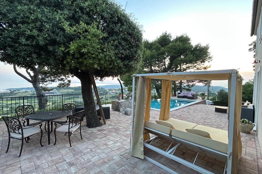Photo of Patio Balcony in Mundanije