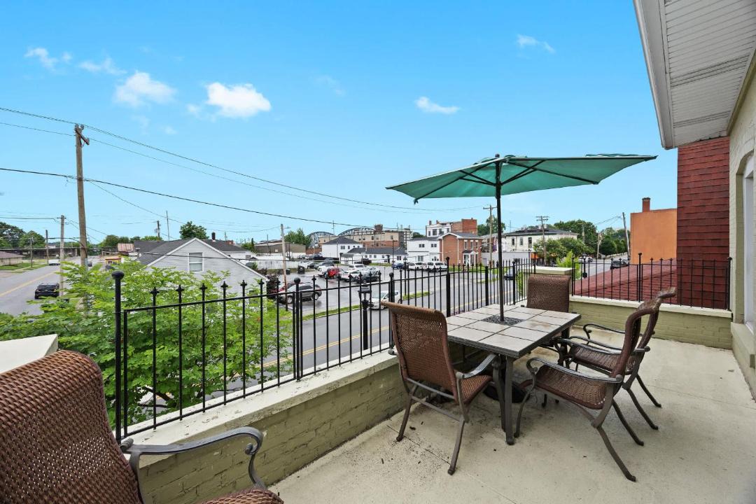 Photo of Patio Balcony in Jeffersonville