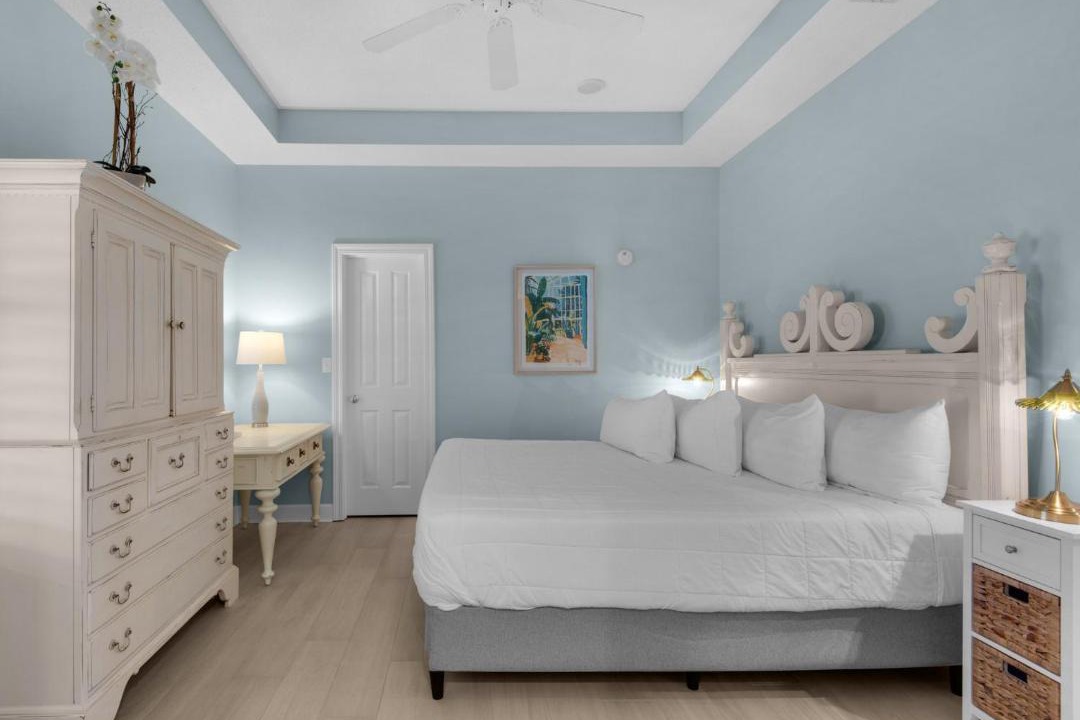 Photo of Bedroom in Crystal Shores