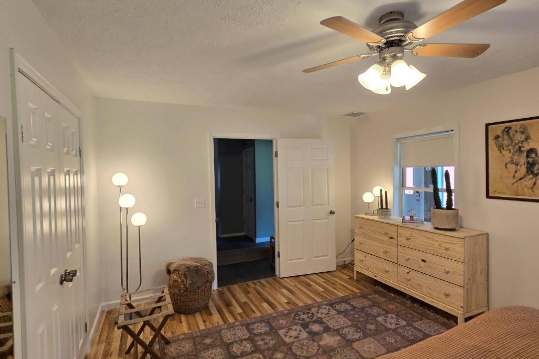 Photo of Bedroom in Niles
