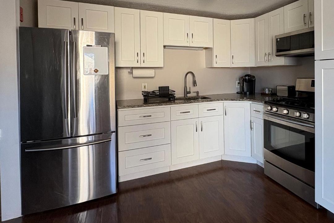 Photo of Kitchen in White Island Shores