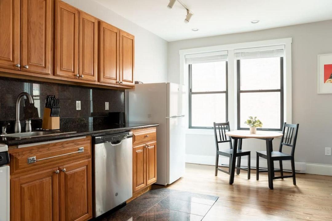 Photo of Kitchen in Theatre District