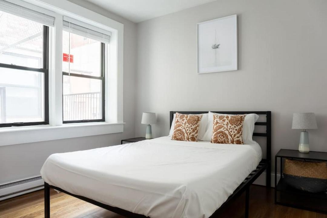 Photo of Bedroom in Theatre District