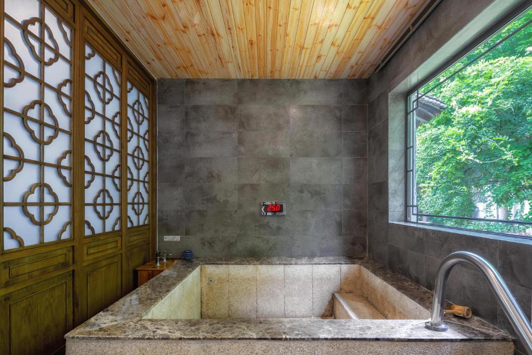Photo of Bathroom in Qixia District