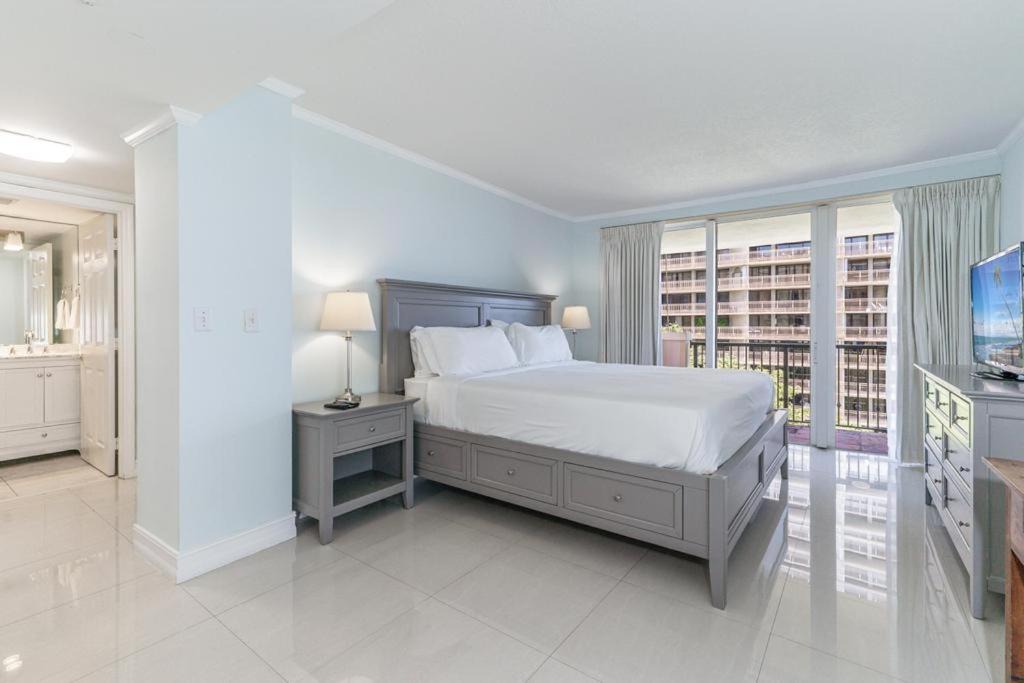 Photo of Bedroom in Coconut Grove