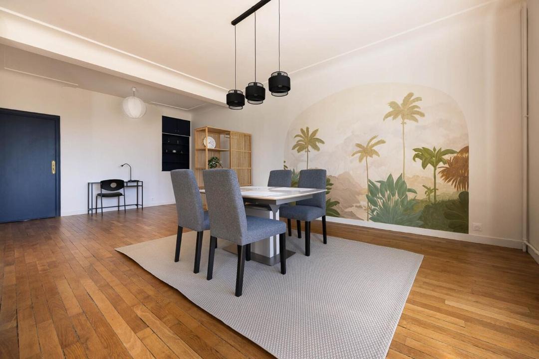 Photo of Livingroom in Downtown
