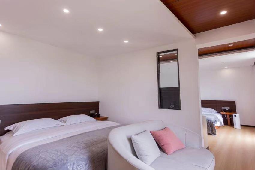 Photo of Bedroom in Shangri-La