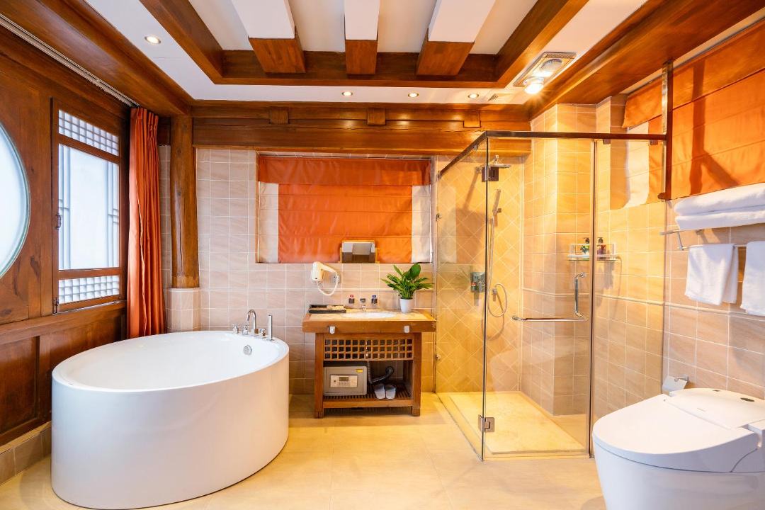 Photo of Bathroom in Dayan Old Town