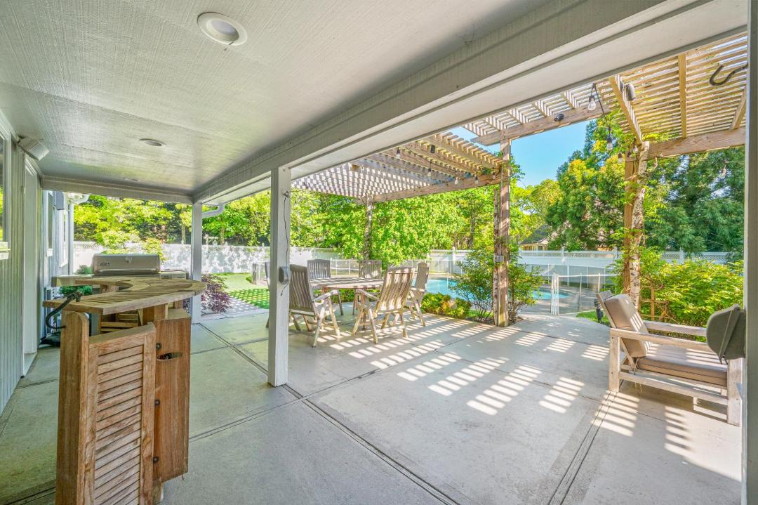 Photo of Patio Balcony in Hampton Bays