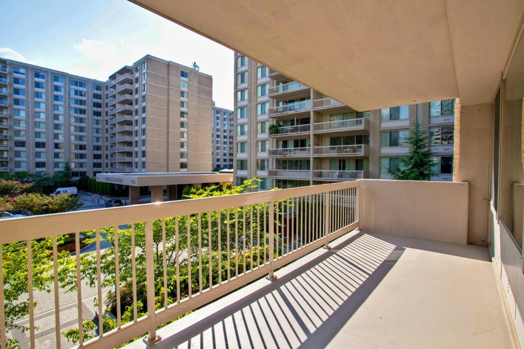 Photo of Patio Balcony in Aurora Highlands