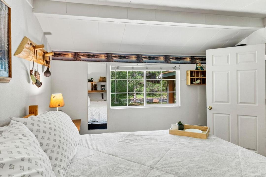 Photo of Bedroom in Paradise Estates