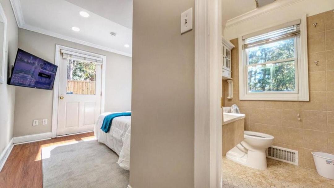 Photo of Bathroom in Seminary Hill