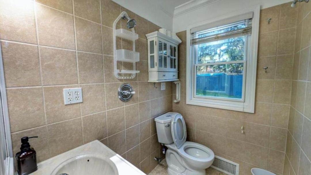 Photo of Bathroom in Seminary Hill