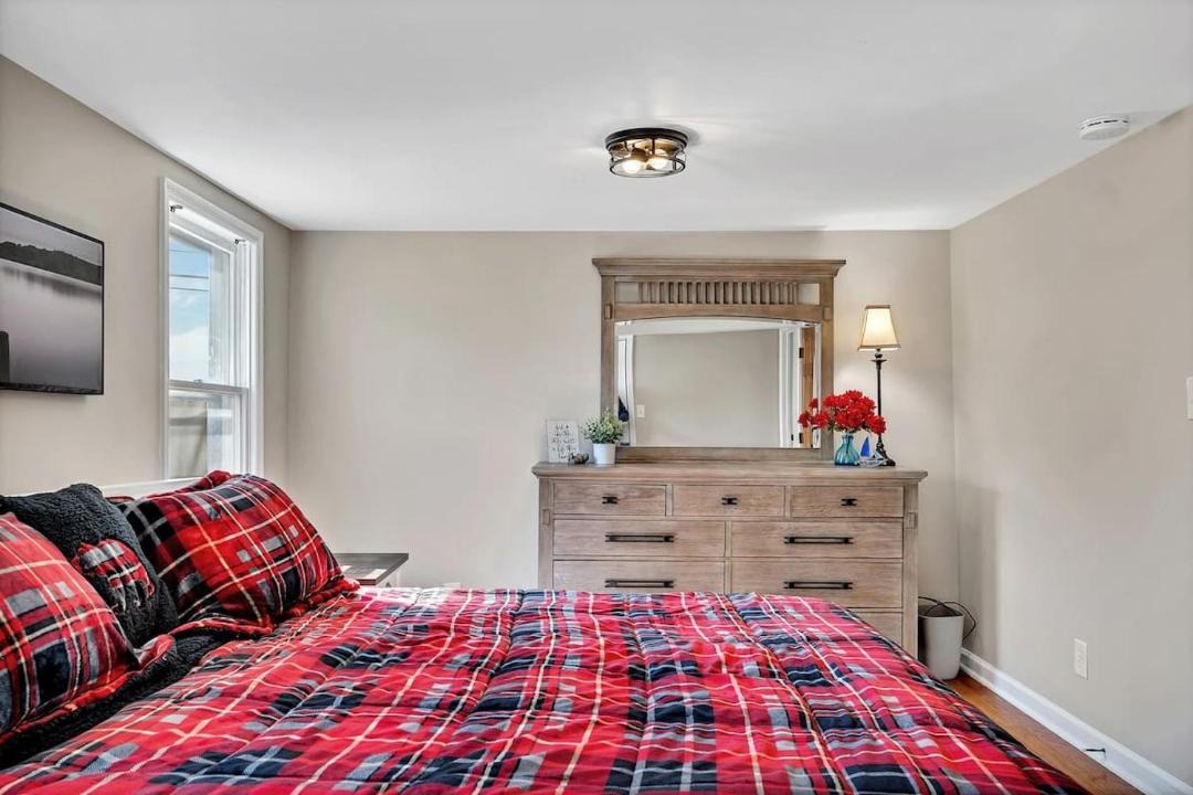 Photo of Bedroom in Saratoga Springs
