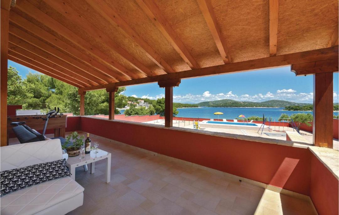 Photo of Patio Balcony in Jezera