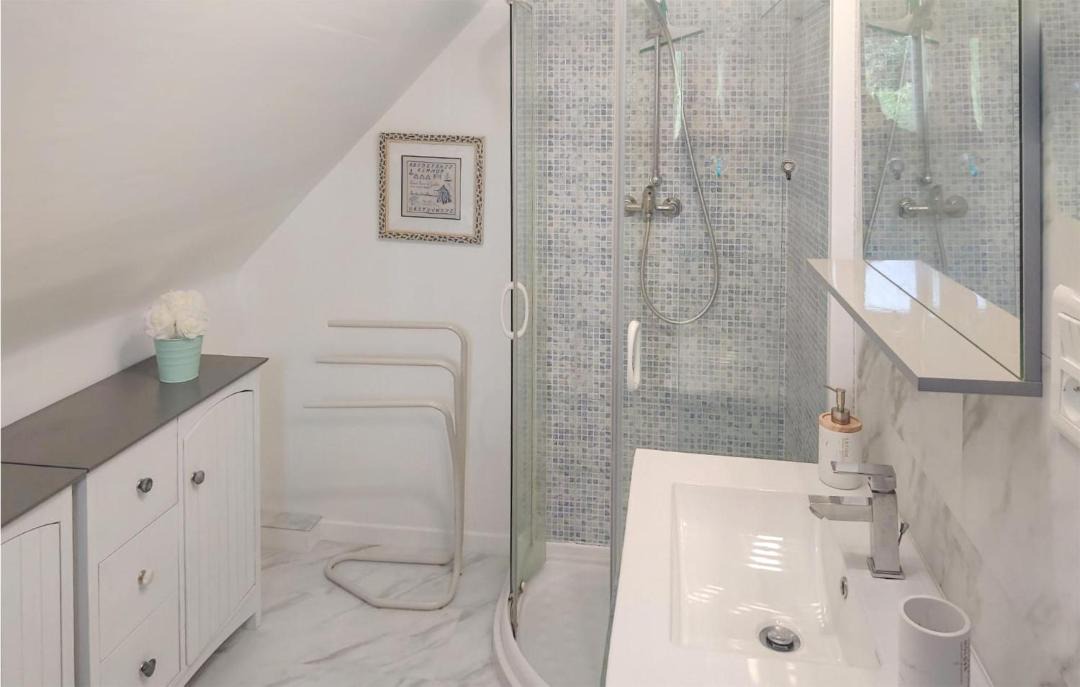 Photo of Bathroom in Matignon