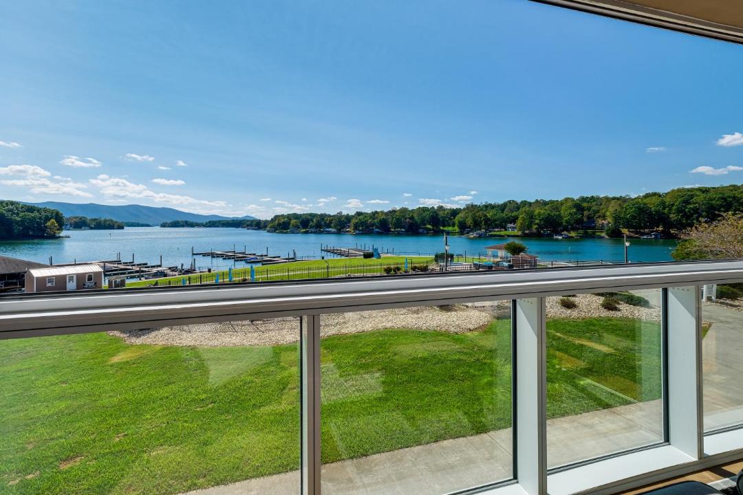 Photo of Patio Balcony in Smith Mountain Lake