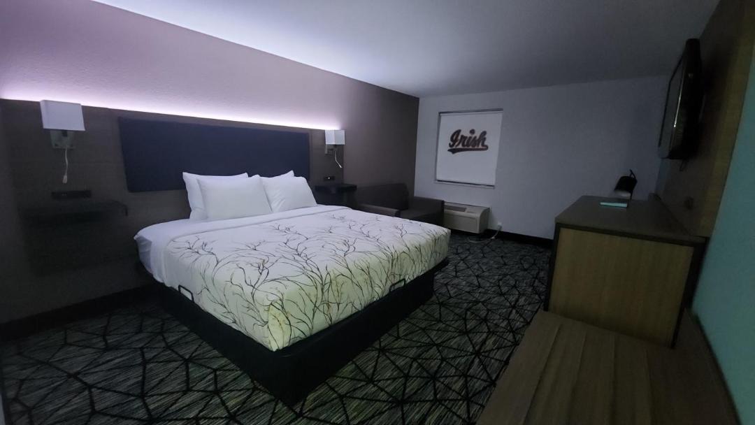 Photo of Bedroom in Roseland