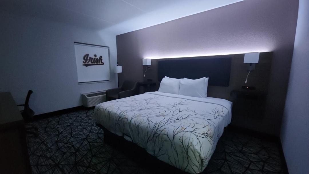 Photo of Bedroom in Roseland