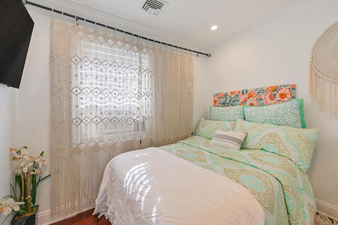 Photo of Bedroom in Long Beach