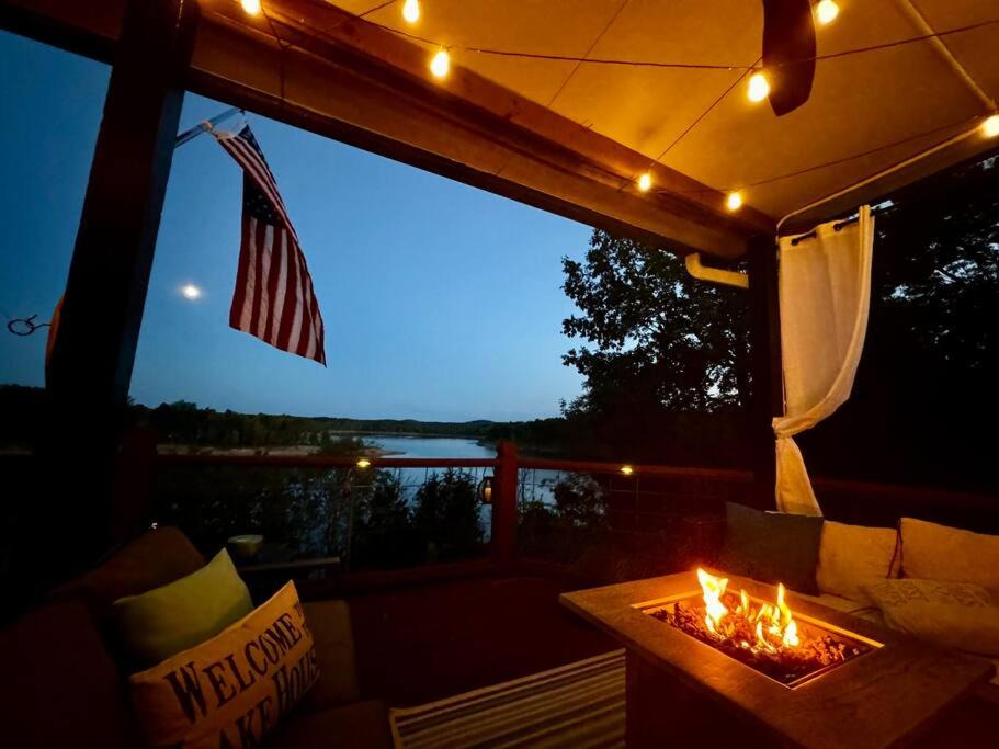 Photo of Patio Balcony in Falls of Rough