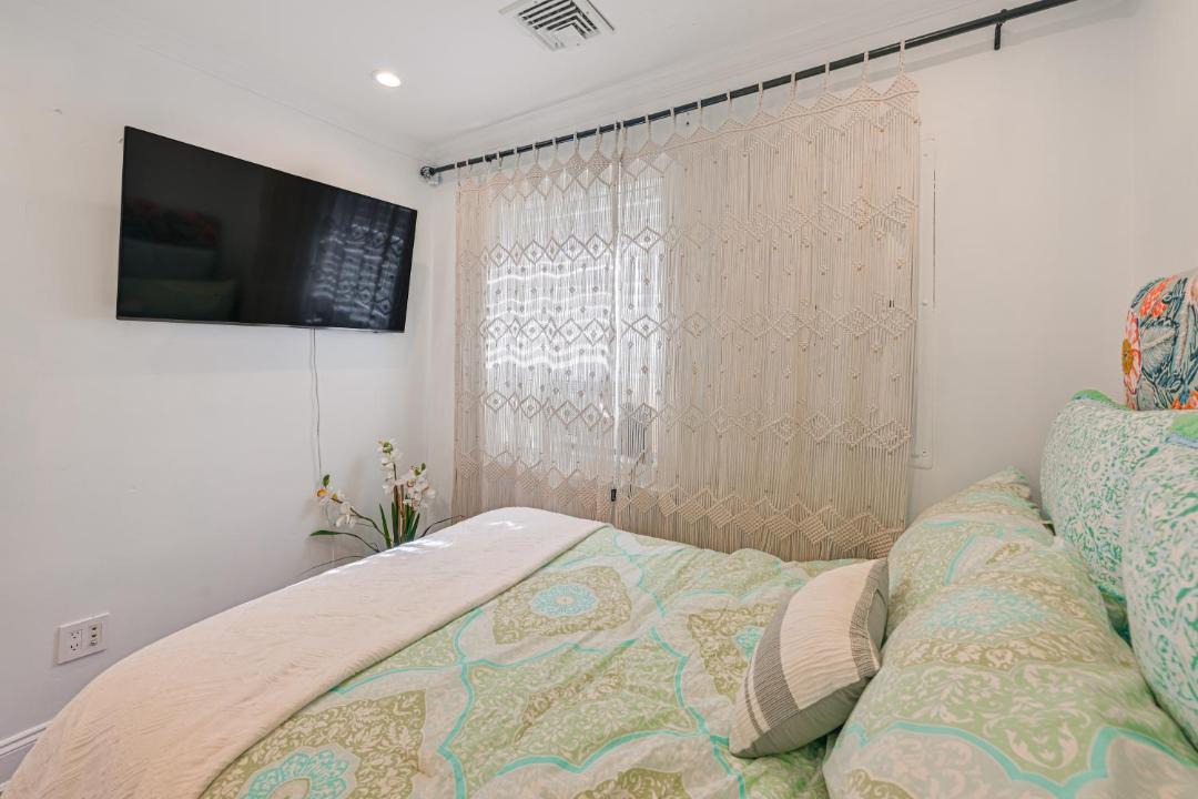 Photo of Bedroom in Long Beach