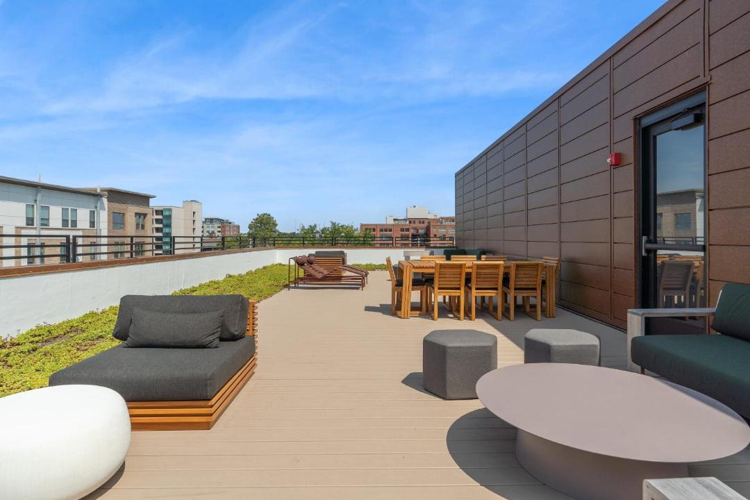 Photo of Patio Balcony in Lockerbie Square