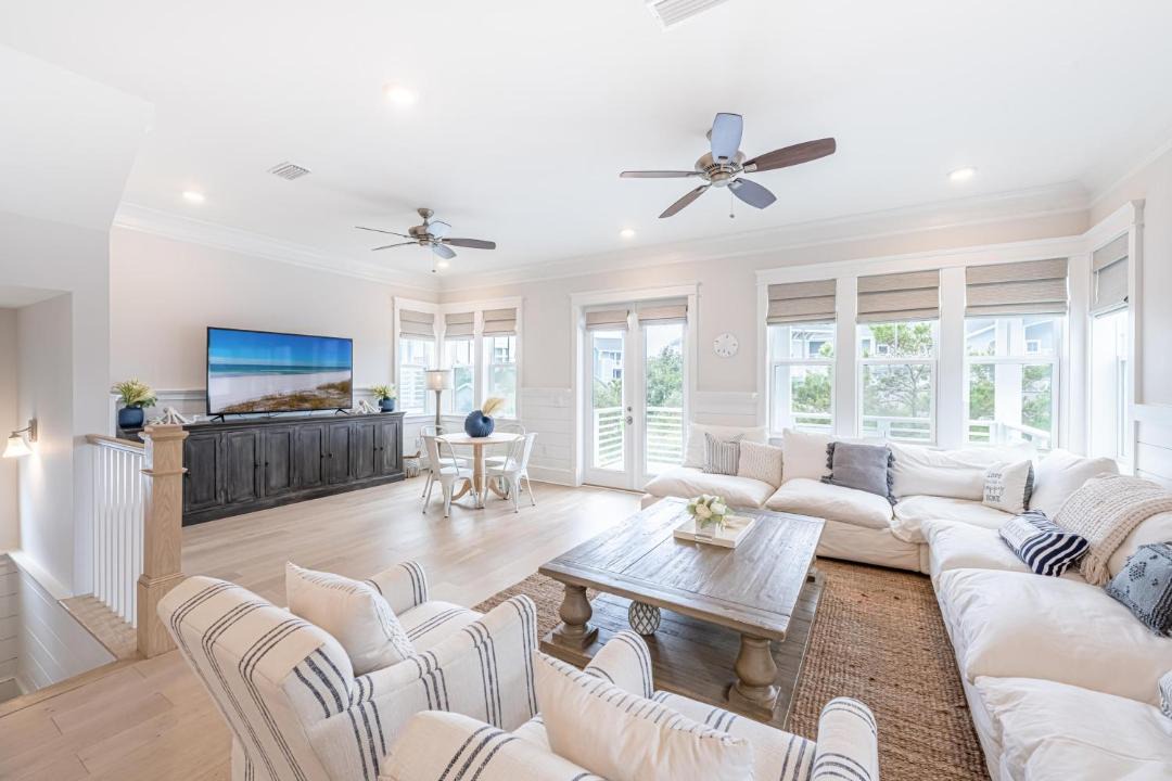 Photo of Livingroom in WaterSound Beach