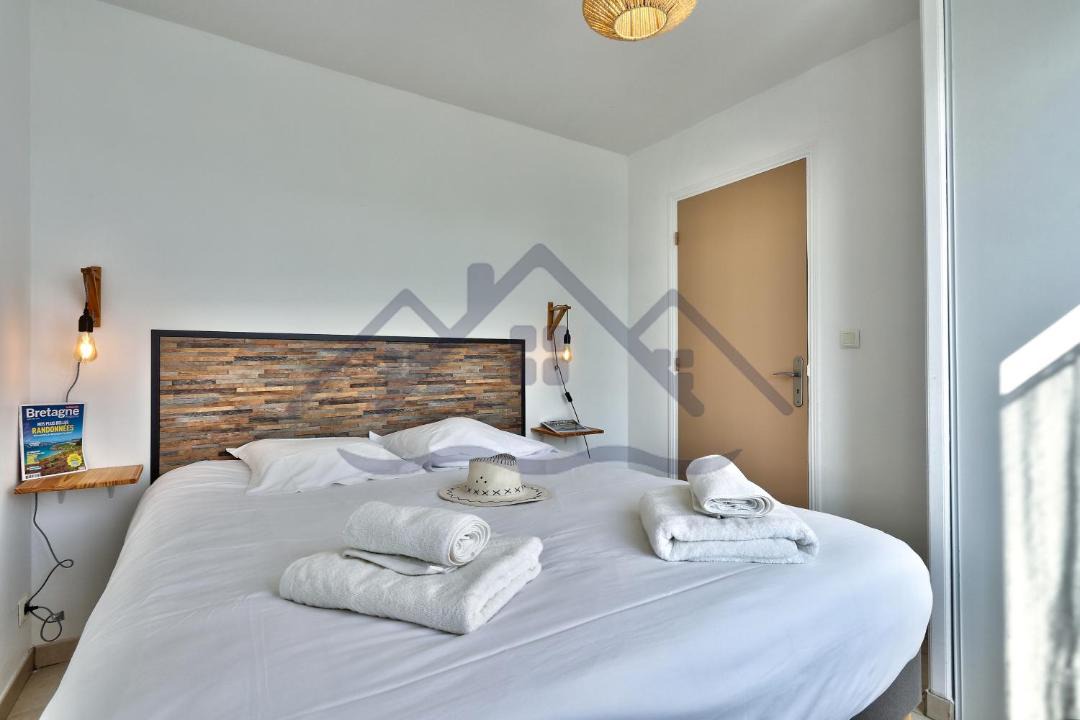 Photo of Bedroom in Treffiagat