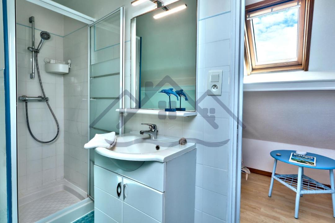 Photo of Bathroom in Treffiagat