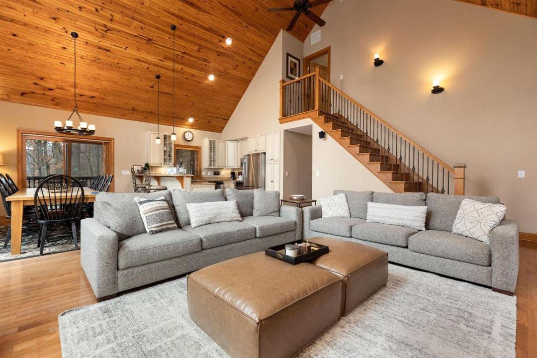Photo of Livingroom in Chestnut Springs