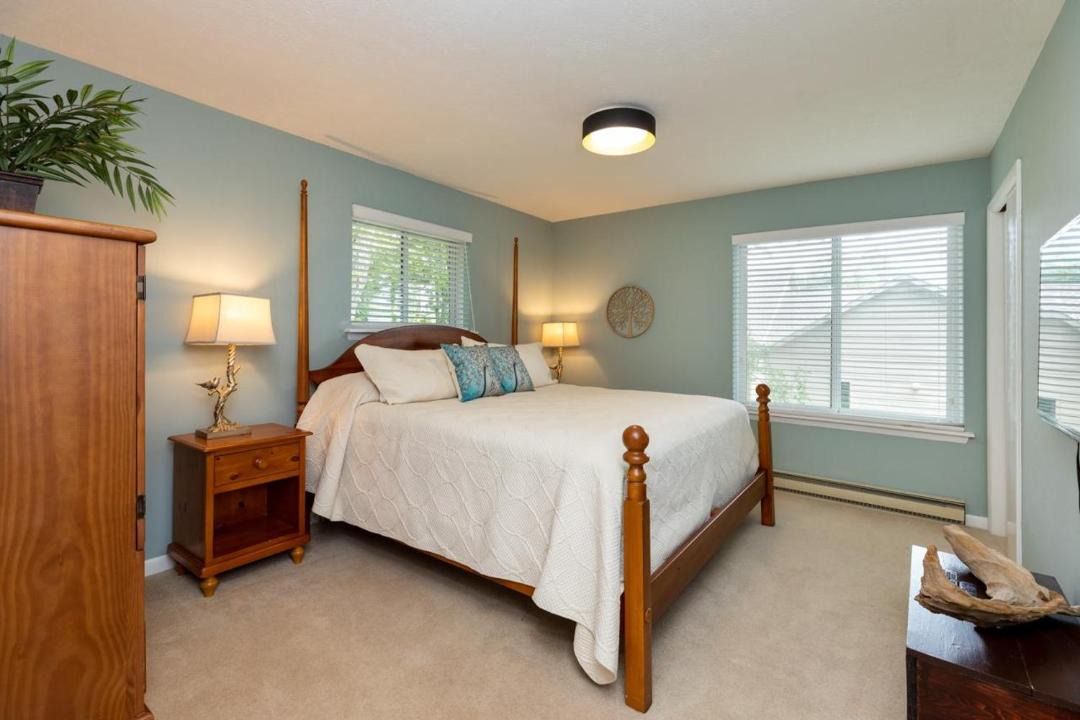 Photo of Bedroom in Roseland