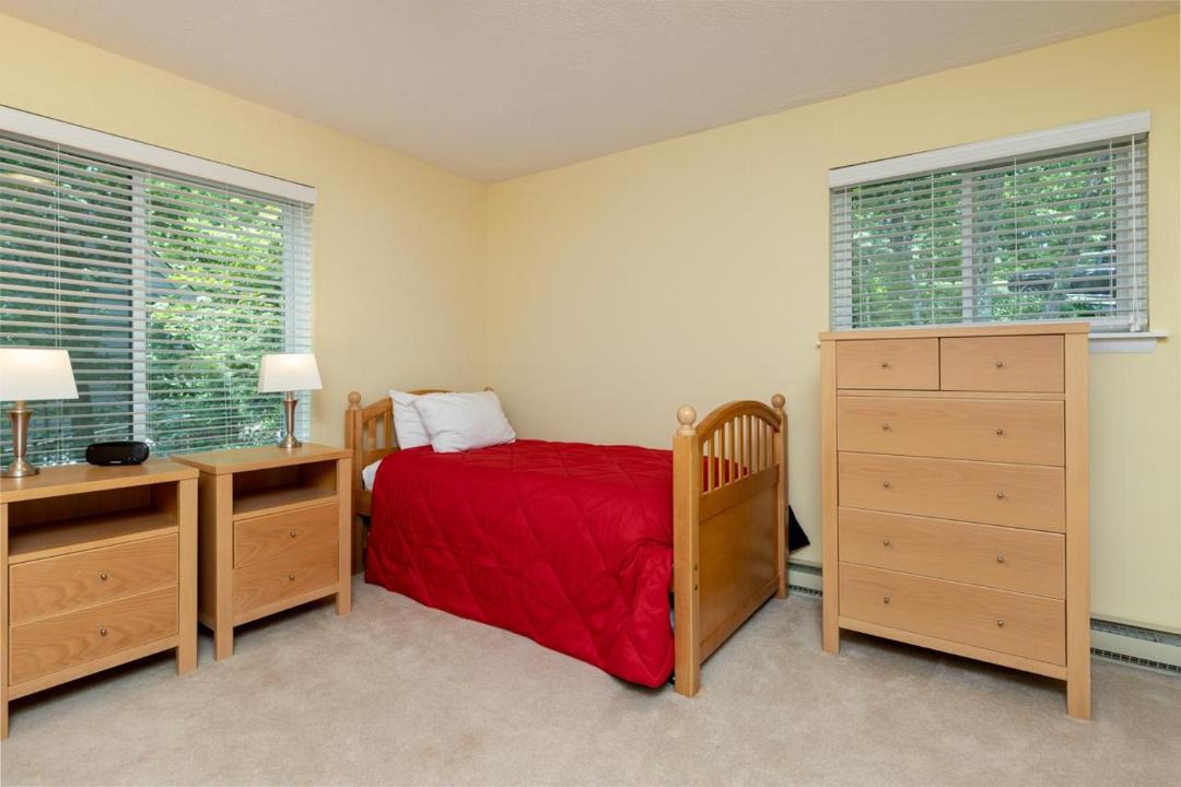 Photo of Bedroom in Roseland