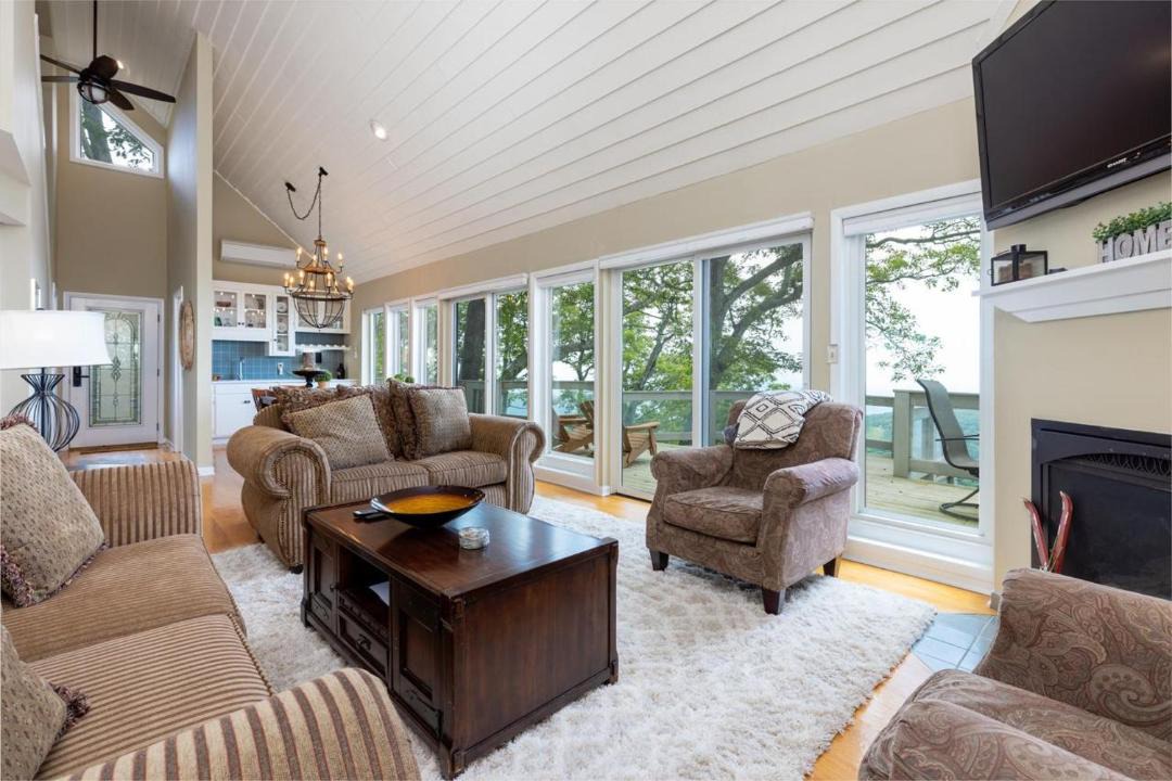 Photo of Livingroom in Roseland