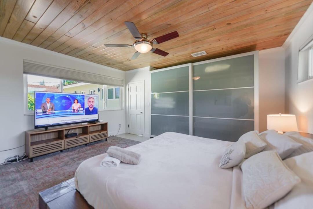 Photo of Bedroom in Ludlam